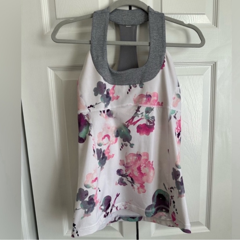 Lulu top size 8